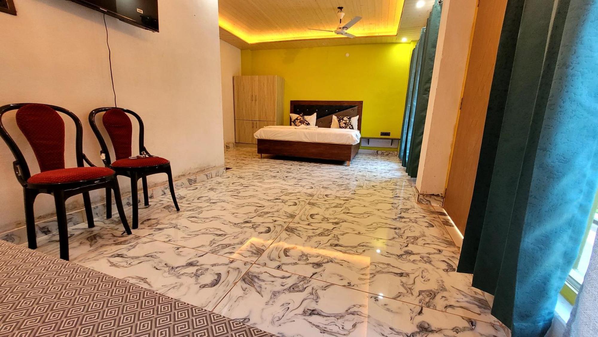 Hotel Mountmemory , Barkot-Yamunotri Eksteriør billede